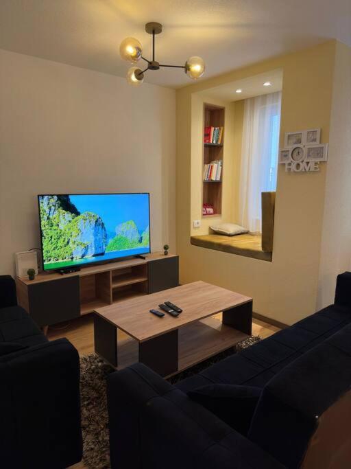 Ora-Prn,Peaceful Central Apartment Приштина Екстер'єр фото