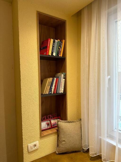 Ora-Prn,Peaceful Central Apartment Приштина Екстер'єр фото