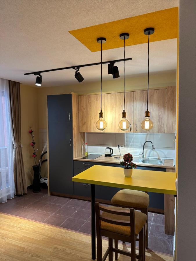 Ora-Prn,Peaceful Central Apartment Приштина Екстер'єр фото